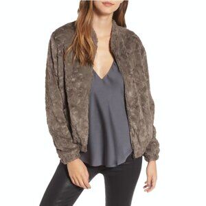 ASTR the Label Danika Faux-Fur Jacket Plush Gray Med